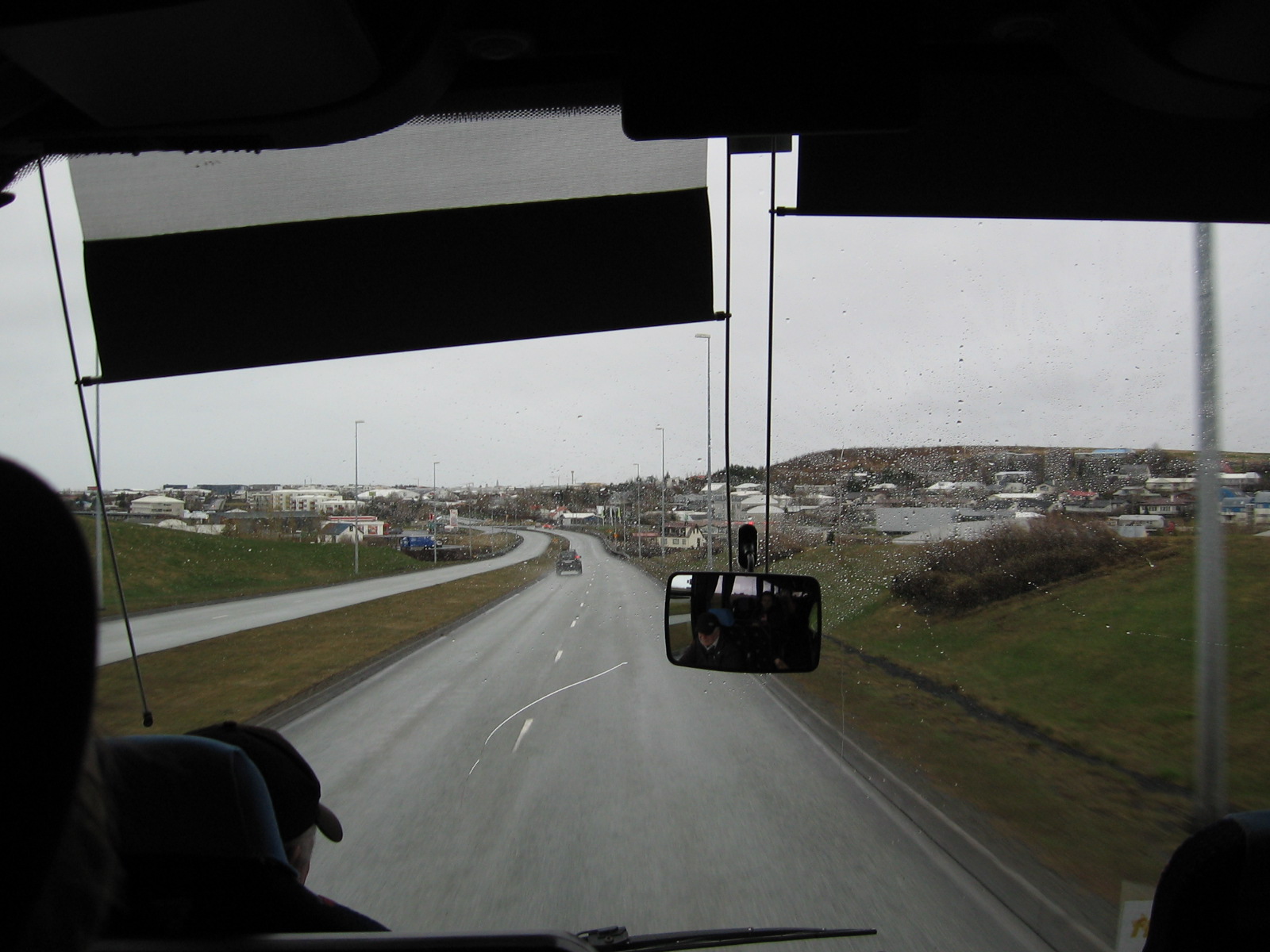 A je tu - Reykjavík, déšť, vítr... prostě Island